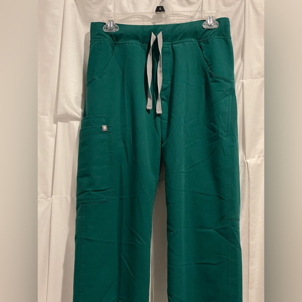 Figs Woman’s Kade Cargo Pants in Hunter Green Size S - Picture 3 of 7